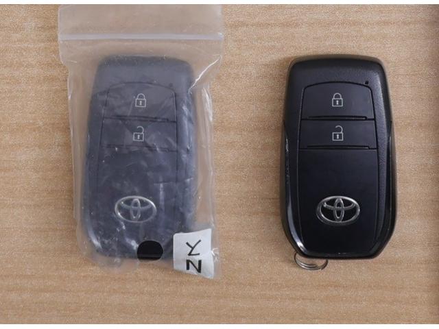 ヤリス Ｚ　サイドＳＲＳ　ＡＡＣ　バックモニタ　スマキー　横滑防止装置　キーフリー　１オーナー　アルミ　ＬＥＤランプ　パワーウインドウ　定期点検記録簿　助手席エアバック　クルコン　エアバッグ　パワーステアリング（21枚目）