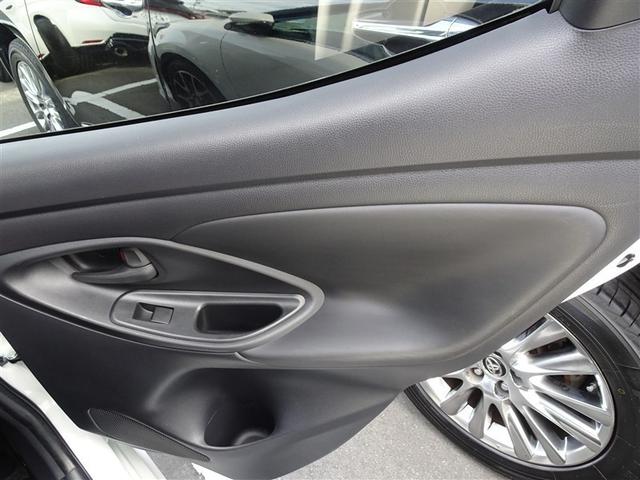 ヤリス Ｚ　サイドＳＲＳ　ＡＡＣ　バックモニタ　スマキー　横滑防止装置　キーフリー　１オーナー　アルミ　ＬＥＤランプ　パワーウインドウ　定期点検記録簿　助手席エアバック　クルコン　エアバッグ　パワーステアリング（33枚目）