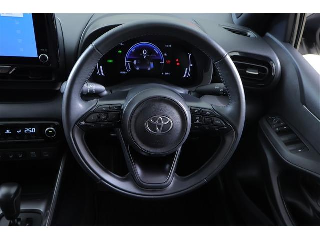 ヤリス ハイブリッドＺ　ＴＳＳ　キーレス　フルセグテレビ　オートエアコン　バックモニター　ＬＥＤライト　クルコン　スマートキー　ＴＶ　ＥＴＣ　ワンオーナー　ドライブレコーダー　ＥＳＣ　ミュージックプレイヤー接続可　記録簿（10枚目）