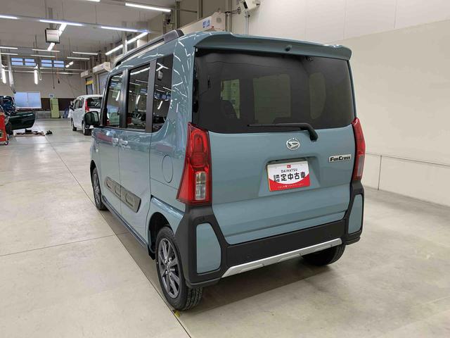 タント ファンクロス　４ＷＤ　両側電動スライドドア・ＬＥＤヘッドライト・オートライト・オートマチックハイビーム・プッシュスタートボタン・アイドリングストップ・シートヒーター・電動パーキングブレーキ・スマートアシスト（12枚目）