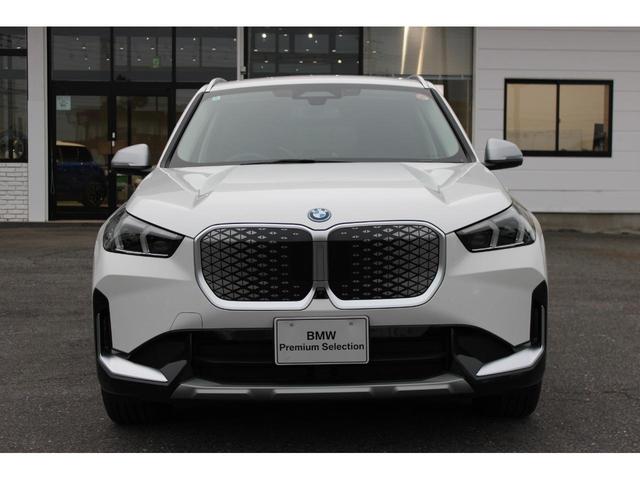 ｉＸ１ ｘＤｒｉｖｅ　３０　ｘライン　正規認定中古　１８ライト・アロイ・ホイール　シート・ヒーター　ヘッドアップディスプレイ　プライバシーリアガラス　アダプティブＬＥＤヘッドライト　フロントシートヒーター　ハイビームアシスト（8枚目）