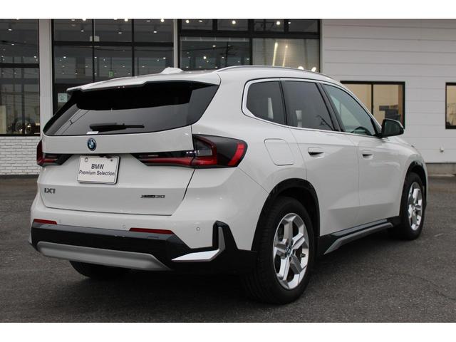 ｉＸ１ ｘＤｒｉｖｅ　３０　ｘライン　正規認定中古　１８ライト・アロイ・ホイール　シート・ヒーター　ヘッドアップディスプレイ　プライバシーリアガラス　アダプティブＬＥＤヘッドライト　フロントシートヒーター　ハイビームアシスト（11枚目）