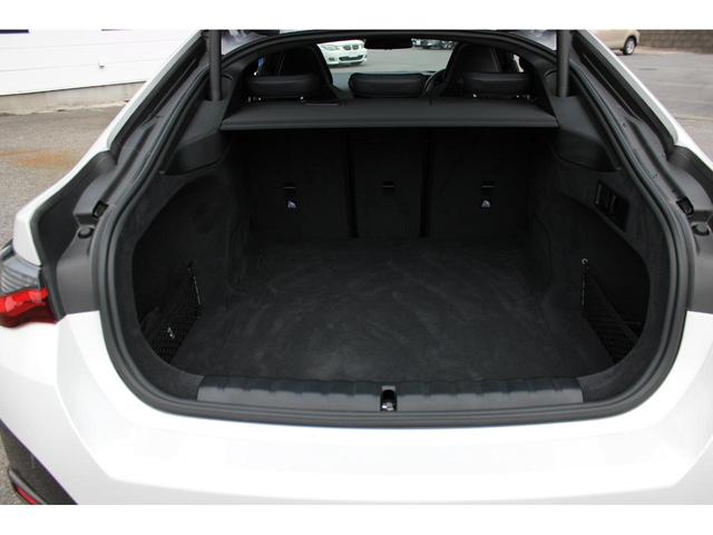ｉ４ Ｍ５０　正規認定中古車　１９インチアロイホイール　電動ガラスサンルーフ　ハイビームアシスト　ＢＭＷレーザーライト　アップルカープレイ　携帯電話ワイヤレスチャージ　ハーマンカードン（66枚目）