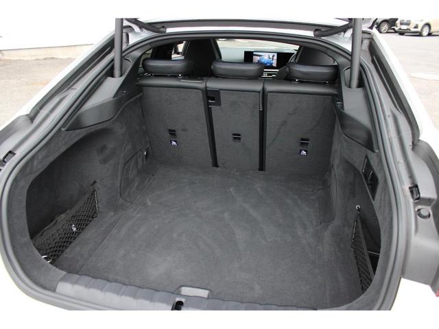 ｉ４ Ｍ５０　正規認定中古車　１９インチアロイホイール　電動ガラスサンルーフ　ハイビームアシスト　ＢＭＷレーザーライト　アップルカープレイ　携帯電話ワイヤレスチャージ　ハーマンカードン（67枚目）