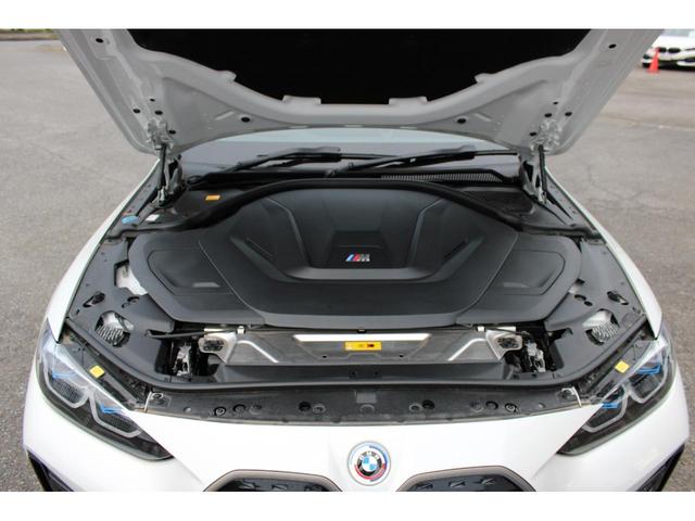 ｉ４ Ｍ５０　正規認定中古車　１９インチアロイホイール　電動ガラスサンルーフ　ハイビームアシスト　ＢＭＷレーザーライト　アップルカープレイ　携帯電話ワイヤレスチャージ　ハーマンカードン（77枚目）