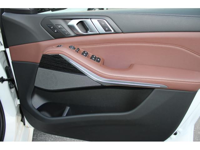 Ｘ５ ｘＤｒｉｖｅ　４０ｄ　Ｍスポーツ　正規認定中古車　２１インチアロイホイール　前後シートヒーター　パノラマガラスサンルーフ　フロントベンチレーションシート　レザーシート　全方位カメラ　アップルカープレイ　エアサスペンション（19枚目）