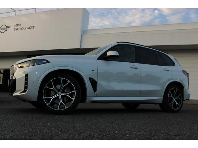 Ｘ５ ｘＤｒｉｖｅ　４０ｄ　Ｍスポーツ　正規認定中古車　２１インチアロイホイール　前後シートヒーター　パノラマガラスサンルーフ　フロントベンチレーションシート　レザーシート　全方位カメラ　アップルカープレイ　エアサスペンション（62枚目）