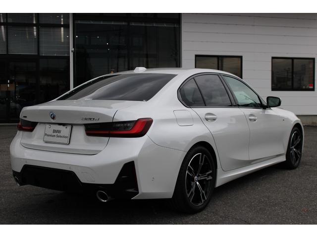 ３シリーズ ３２０ｄ　ｘＤｒｉｖｅ　Ｍスポーツ　正規認定中古車、１８インチアロイホイール、アンビエントライト、電動フロントシート、プライバシーガラス（リアガラス）、シートヒーター（フロント左右）、ハイビーム・アシスタント、スルーローディングシステム（9枚目）