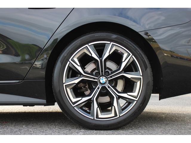 ４シリーズ ４２０ｉグランクーペ　Ｍスポーツハイラインパッケージ　正規認定中古車　エディションシャドウ　１９インチアロイホイール　Ｍスポーツパッケージ　コンフォートアクセス　アンビエントライト　プライバシーガラス　フロント電動シート　フロントシートヒーター（8枚目）