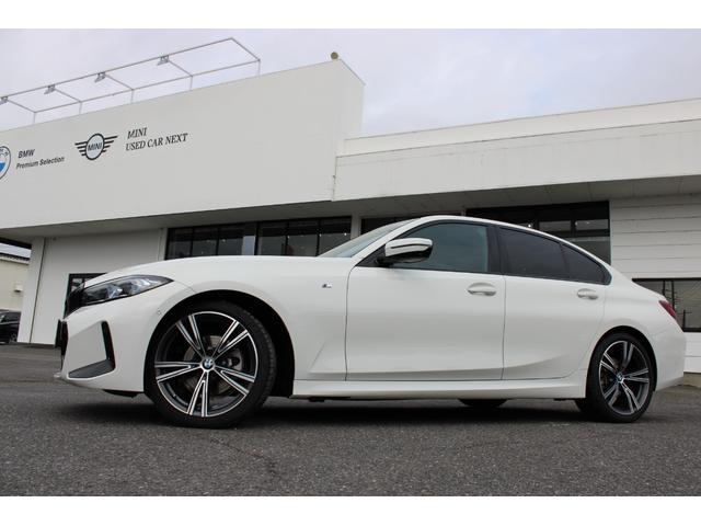 3シリーズ 320d xDriveMスポーツエディションシャドー 正規認定中古車 19インチアロイホイール コンフォートアクセス フロント電動シート フロントシートヒーター ハイビームアシスタント アンビエントライト 電動トランク アップルカープレイ(5枚目)