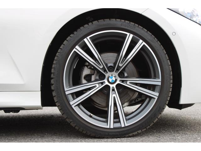 3シリーズ 320d xDriveMスポーツエディションシャドー 正規認定中古車 19インチアロイホイール コンフォートアクセス フロント電動シート フロントシートヒーター ハイビームアシスタント アンビエントライト 電動トランク アップルカープレイ(9枚目)