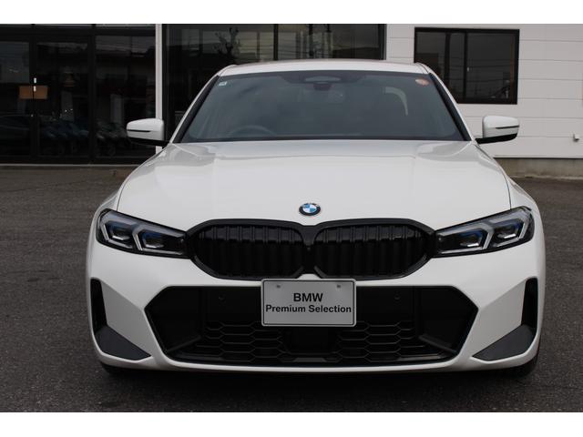 3シリーズ 320d xDriveMスポーツエディションシャドー 正規認定中古車 19インチアロイホイール コンフォートアクセス フロント電動シート フロントシートヒーター ハイビームアシスタント アンビエントライト 電動トランク アップルカープレイ(10枚目)