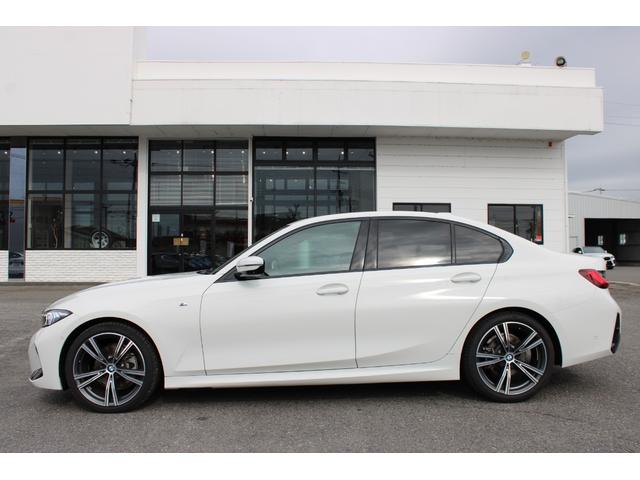 3シリーズ 320d xDriveMスポーツエディションシャドー 正規認定中古車 19インチアロイホイール コンフォートアクセス フロント電動シート フロントシートヒーター ハイビームアシスタント アンビエントライト 電動トランク アップルカープレイ(16枚目)