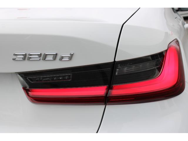 3シリーズ 320d xDriveMスポーツエディションシャドー 正規認定中古車 19インチアロイホイール コンフォートアクセス フロント電動シート フロントシートヒーター ハイビームアシスタント アンビエントライト 電動トランク アップルカープレイ(21枚目)