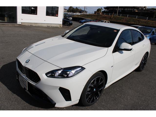 ２シリーズ ２２０ｄグランクーペ　Ｍスポーツ　正規認定中古車　弊社デモカー　１９インチアロイホイール　アダプティブＭサスペンション　電動フロントシート　フロントシートヒーター　ヘッドアップディスプレイ　ハーマンカードンサラウンドシステム（17枚目）