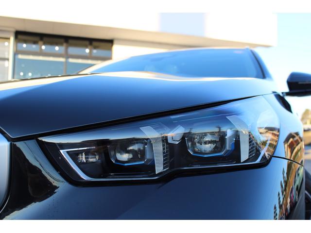 i5 eDrive 40ツーリング エクセレンス 正規認定中古車 弊社デモカー 20インチアロイホイール Mスポーツパッケージ クラフテッドガラスフィニッシュ フロント・リアシートヒーター パノラマガラスサンルーフ アップルカープレイ(4枚目)