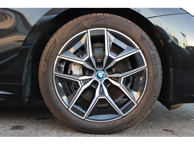 i5 eDrive 40ツーリング エクセレンス 正規認定中古車 弊社デモカー 20インチアロイホイール Mスポーツパッケージ クラフテッドガラスフィニッシュ フロント・リアシートヒーター パノラマガラスサンルーフ アップルカープレイ(9枚目)