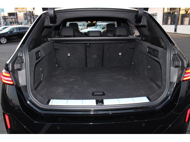 i5 eDrive 40ツーリング エクセレンス 正規認定中古車 弊社デモカー 20インチアロイホイール Mスポーツパッケージ クラフテッドガラスフィニッシュ フロント・リアシートヒーター パノラマガラスサンルーフ アップルカープレイ(60枚目)