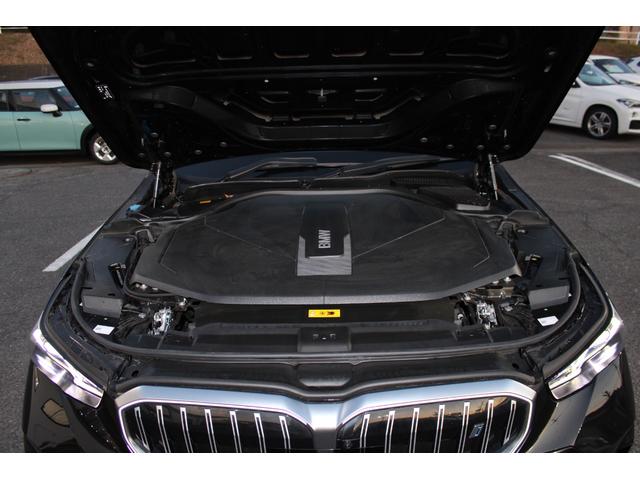 i5 eDrive 40ツーリング エクセレンス 正規認定中古車 弊社デモカー 20インチアロイホイール Mスポーツパッケージ クラフテッドガラスフィニッシュ フロント・リアシートヒーター パノラマガラスサンルーフ アップルカープレイ(66枚目)