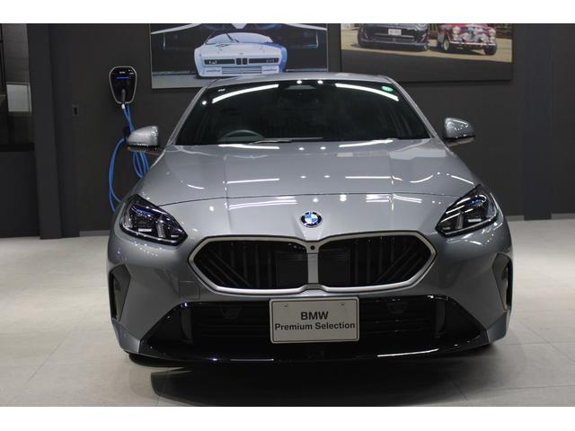 １シリーズ １２０　Ｍスポーツ　正規認定中古車　１８インチアロイホイール　Ｍスポーツパッケージ　フロント電動シート　フロントシートヒーター　ハイビームアシスタント　ヘッドアップディスプレイ　コンフォートアクセス（6枚目）