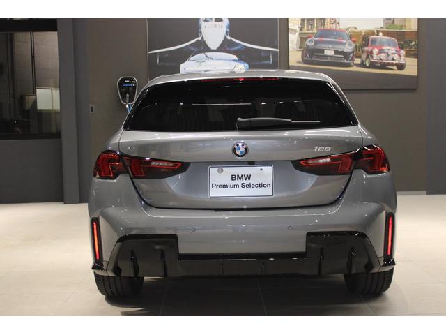 １シリーズ １２０　Ｍスポーツ　正規認定中古車　１８インチアロイホイール　Ｍスポーツパッケージ　フロント電動シート　フロントシートヒーター　ハイビームアシスタント　ヘッドアップディスプレイ　コンフォートアクセス（14枚目）
