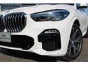 Ｘ５ ｘＤｒｉｖｅ　３５ｄ　Ｍスポーツ　正規認定中古車　２１インチ純正アロイホイール　レザーシート　前後障害物センサー　アラウンドビューカメラ　パーキングアシスト　シートヒーター　タッチパネル純正ナビ　ソフトクローズドア（2枚目）