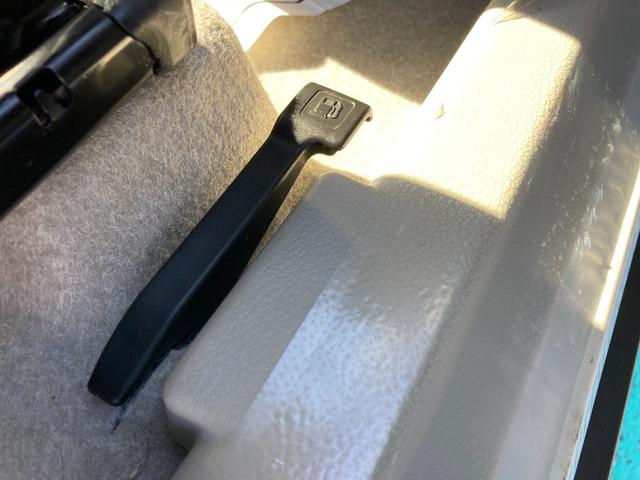 アルトラパンＬＣ ＬＣ　Ｘ　５型　【スズキの日】　オーディオレス　オートライト　プッシュスタート　シートヒーター　オートエアコン　禁煙車　スズキセーフティーサポート　衝突被害軽減システム　アイドリングストップ　横滑り防止機能　衝突安全ボディ　盗難防止システム（33枚目）