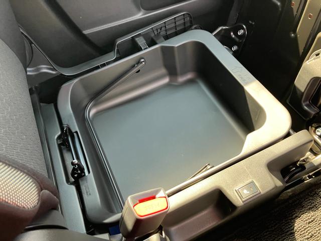 クロスビー 【決算】ＨＹＢＲＩＤ　ＭＶ　３型　オーディオレス　オートライト　プッシュスタート　シートヒーター　オートエアコン　スズキセーフティーサポート　衝突被害軽減システム　横滑り防止機能　衝突安全ボディ　盗難防止システム（38枚目）