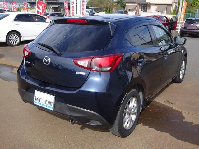 デミオ ＸＤ　衝突被害軽減ブレーキ　ＬＥＤコンフォートパッケージ　オートエアコン　レインセンサー付きフロントワイパー　オートライト　クルーうコントロール　シートヒーター　純正ナビ　テレビ　ＣＤ　ＢＬスマートキー２本（6枚目）