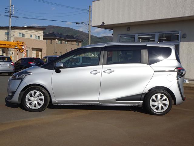 シエンタ Ｇ　トヨタセイフティセンス　両側パワースライドドア　ナビ連動ビルトインＥＴＣ２．０　純正ナビ　テレビ　ＣＤ　ＤＶＤ　ブルートゥース　バックカメラ　後席モニター　ＬＥＤヘッドライト　フォグ　スマートキー２本（9枚目）