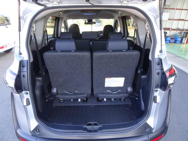 シエンタ Ｇ　トヨタセイフティセンス　両側パワースライドドア　ナビ連動ビルトインＥＴＣ２．０　純正ナビ　テレビ　ＣＤ　ＤＶＤ　ブルートゥース　バックカメラ　後席モニター　ＬＥＤヘッドライト　フォグ　スマートキー２本（15枚目）