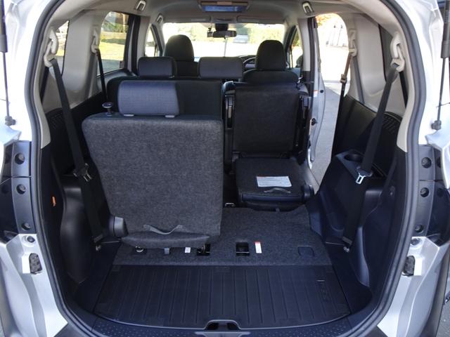 シエンタ Ｇ　トヨタセイフティセンス　両側パワースライドドア　ナビ連動ビルトインＥＴＣ２．０　純正ナビ　テレビ　ＣＤ　ＤＶＤ　ブルートゥース　バックカメラ　後席モニター　ＬＥＤヘッドライト　フォグ　スマートキー２本（17枚目）