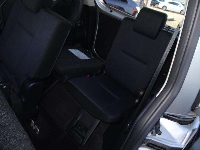 シエンタ Ｇ　トヨタセイフティセンス　両側パワースライドドア　ナビ連動ビルトインＥＴＣ２．０　純正ナビ　テレビ　ＣＤ　ＤＶＤ　ブルートゥース　バックカメラ　後席モニター　ＬＥＤヘッドライト　フォグ　スマートキー２本（19枚目）