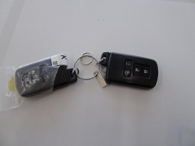 シエンタ Ｇ　トヨタセイフティセンス　両側パワースライドドア　ナビ連動ビルトインＥＴＣ２．０　純正ナビ　テレビ　ＣＤ　ＤＶＤ　ブルートゥース　バックカメラ　後席モニター　ＬＥＤヘッドライト　フォグ　スマートキー２本（41枚目）