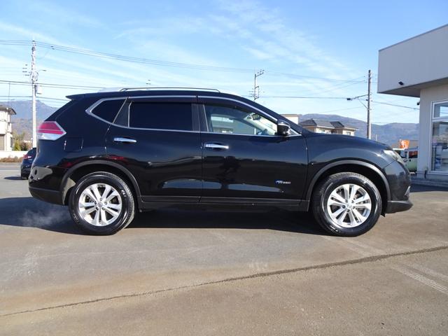 エクストレイル ２０Ｘ　ハイブリッド　エマージェンシーブレーキＰ　アラウンドビューモニターＴＶナビ　ＣＤ　ＤＶＤブルートゥース対応　シートヒーター　インテリキー　ユピテルドライブレコーダー　革調シート　衝突被害軽減ブレーキ　ガラスフィルム　ＥＴＣ　インテリパーキング（5枚目）