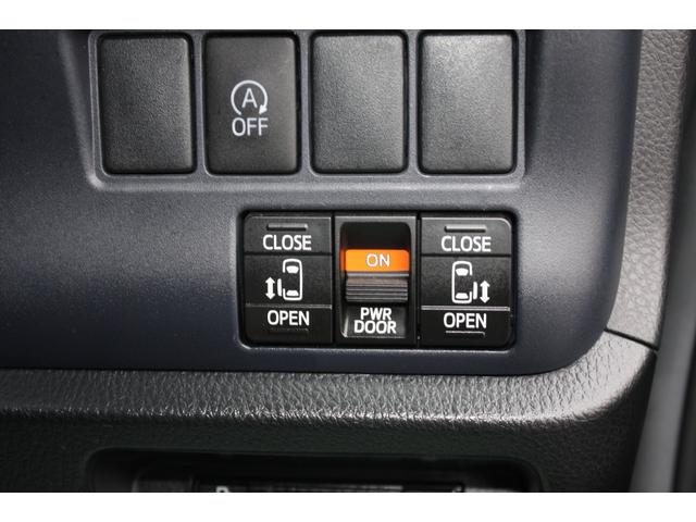 ノア Ｓｉ　純正９インチナビ　フルセグＴＶ　ＣＤ／ＤＶＤビデオ　Ｂｌｕｅｔｏｏｔｈ　バックカメラ　両側電動ドア　アイドリングストップ　ＬＥＤライト　フォグランプ　７速ＭＴモード付ＣＶＴ　純正１６ｉｎアルミ　禁煙車（13枚目）