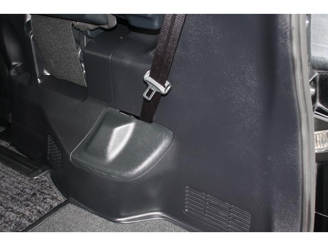 ノア Ｓｉ　純正９インチナビ　フルセグＴＶ　ＣＤ／ＤＶＤビデオ　Ｂｌｕｅｔｏｏｔｈ　バックカメラ　両側電動ドア　アイドリングストップ　ＬＥＤライト　フォグランプ　７速ＭＴモード付ＣＶＴ　純正１６ｉｎアルミ　禁煙車（64枚目）