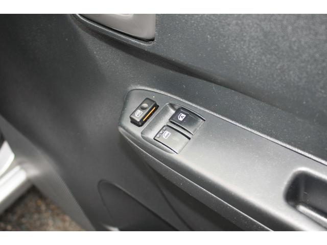 ミラ TX バンモデル最終型 5速MT 走行11.200キロ パワーウインド エアコン パワステ ABS Wエアバック 禁煙車(18枚目)