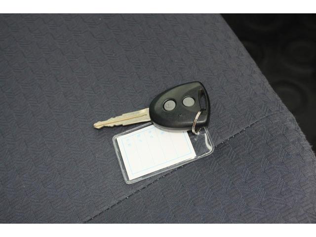 ミラ TX バンモデル最終型 5速MT 走行11.200キロ パワーウインド エアコン パワステ ABS Wエアバック 禁煙車(19枚目)