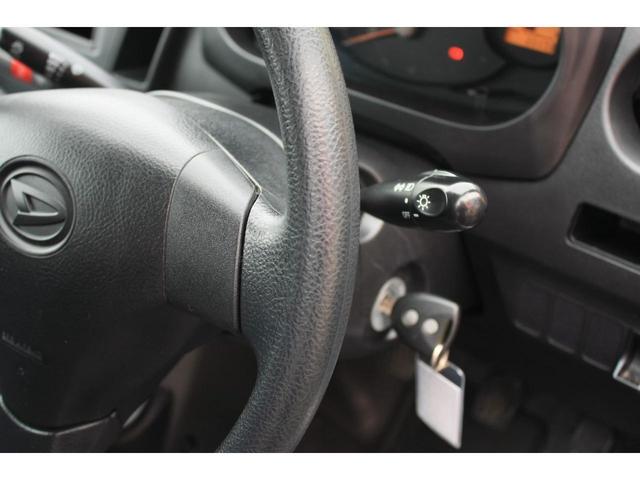 ミラ TX バンモデル最終型 5速MT 走行11.200キロ パワーウインド エアコン パワステ ABS Wエアバック 禁煙車(27枚目)