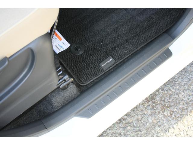 ムーヴキャンバス Ｇメイクアップ　ＳＡＩＩＩ　ホワイトツートンルーフ　純正ワイドナビ　フルセグＴＶ　ＣＤ／ＤＶＤビデオ　Ｂｌｕｅｔｏｏｔｈ　両側電動ドア　ＬＥＤライト　ＡＢＳ　４エアバック　スマートキー　プッシュスタート　禁煙車（36枚目）