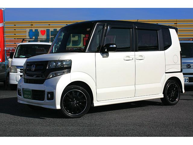 N-BOXカスタム 2トーンカラースタイル G・ターボLパッケージ ブラックルーフ ターボモデル パドル7速MTモードCVT 両側電動スライドドア SDナビ ワンセグTV CD/DVDビデオ Bluetooth バックカメラ クルーズコントロール 禁煙車(2枚目)