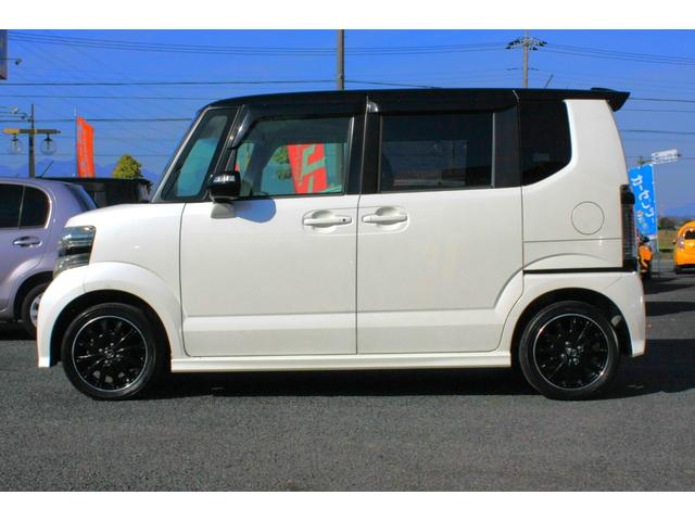 N-BOXカスタム 2トーンカラースタイル G・ターボLパッケージ ブラックルーフ ターボモデル パドル7速MTモードCVT 両側電動スライドドア SDナビ ワンセグTV CD/DVDビデオ Bluetooth バックカメラ クルーズコントロール 禁煙車(7枚目)