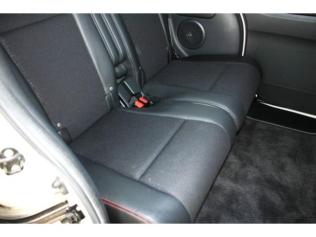 N-BOXカスタム 2トーンカラースタイル G・ターボLパッケージ ブラックルーフ ターボモデル パドル7速MTモードCVT 両側電動スライドドア SDナビ ワンセグTV CD/DVDビデオ Bluetooth バックカメラ クルーズコントロール 禁煙車(45枚目)