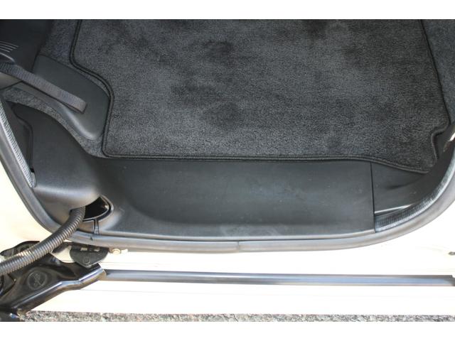 N-BOXカスタム 2トーンカラースタイル G・ターボLパッケージ ブラックルーフ ターボモデル パドル7速MTモードCVT 両側電動スライドドア SDナビ ワンセグTV CD/DVDビデオ Bluetooth バックカメラ クルーズコントロール 禁煙車(52枚目)