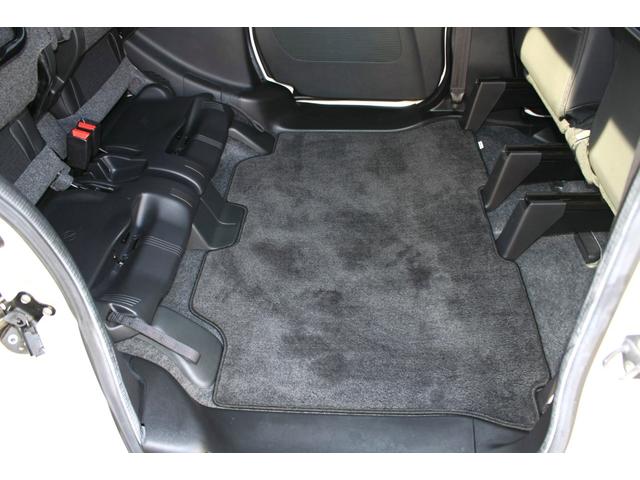 N-BOXカスタム 2トーンカラースタイル G・ターボLパッケージ ブラックルーフ ターボモデル パドル7速MTモードCVT 両側電動スライドドア SDナビ ワンセグTV CD/DVDビデオ Bluetooth バックカメラ クルーズコントロール 禁煙車(60枚目)