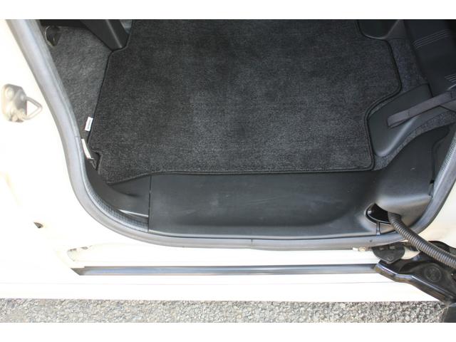 N-BOXカスタム 2トーンカラースタイル G・ターボLパッケージ ブラックルーフ ターボモデル パドル7速MTモードCVT 両側電動スライドドア SDナビ ワンセグTV CD/DVDビデオ Bluetooth バックカメラ クルーズコントロール 禁煙車(63枚目)