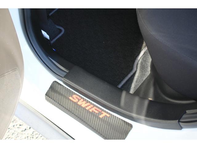 スイフトスポーツ ベースグレード 2型モデル 全方位カメラ デュアルセンサーブレーキサポート ワイドナビ/フルセグ/CD/DVDビデオ/BT 追加メーター×2(過給/油圧) ボンネットダンパー 社アルミ/マフラー 雹害歴少あり(43枚目)