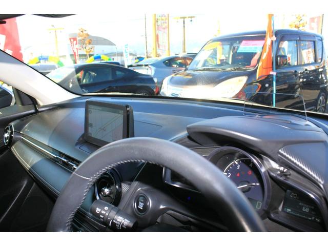 デミオ ＸＤツーリング　６速ＭＴ　ＳＫＹＡＣＴＩＶ－Ｄ　マツダコネクトナビ　ＣＤ／ＤＶＤビデオ　フルセグＴＶ　Ｂｌｕｅｔｏｏｔｈ　バックカメラ　ＬＥＤライト　ＥＴＣ　スマートシテイブレーキサポート　純正１６ｉｎアルミ　禁煙車（16枚目）