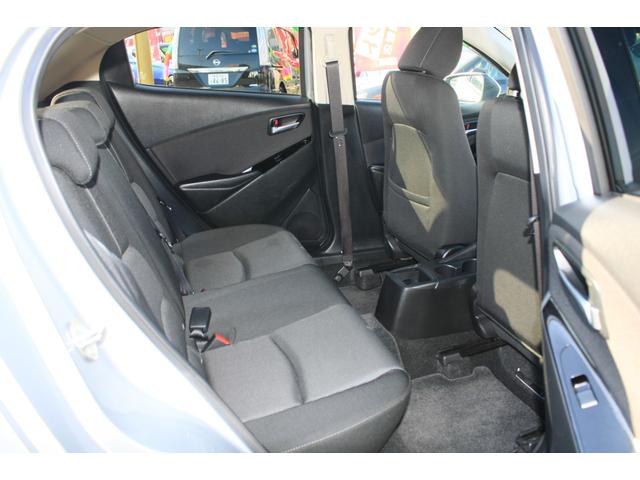 デミオ ＸＤツーリング　６速ＭＴ　ＳＫＹＡＣＴＩＶ－Ｄ　マツダコネクトナビ　ＣＤ／ＤＶＤビデオ　フルセグＴＶ　Ｂｌｕｅｔｏｏｔｈ　バックカメラ　ＬＥＤライト　ＥＴＣ　スマートシテイブレーキサポート　純正１６ｉｎアルミ　禁煙車（29枚目）